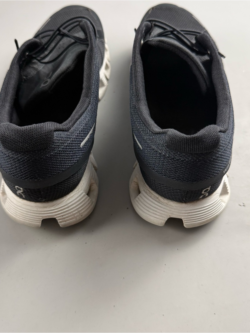 On Cloud 6 Women’s Black White Running Minimalist Sneakers Size 8 / 39 - Picture 4 of 9